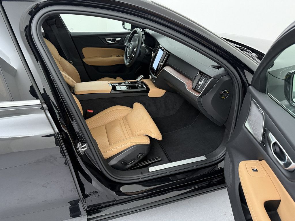 Volvo V60 T6 Ultra Bright Recharge Plug-In Hybrid AWD