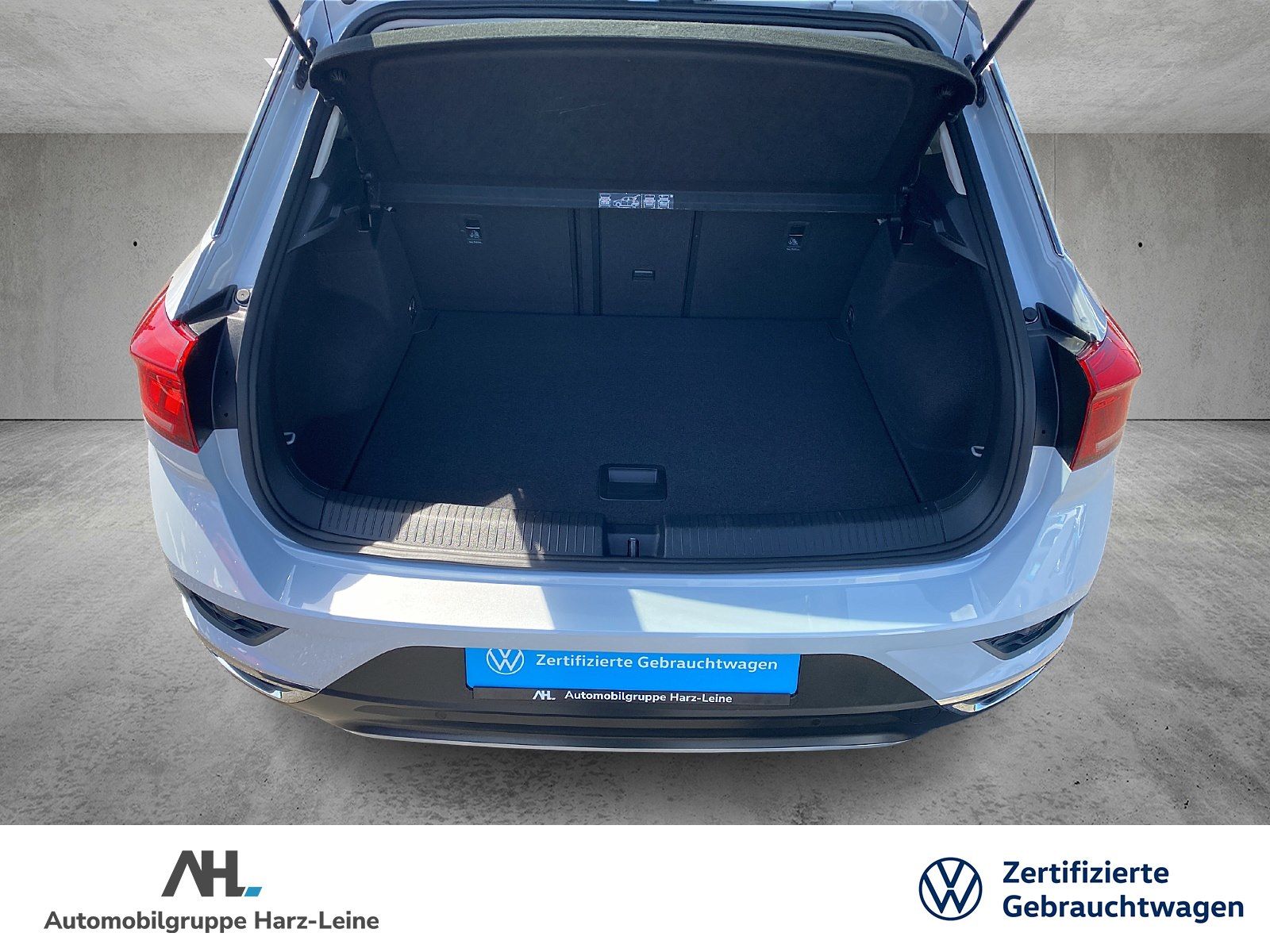 Volkswagen T-Roc 1.5 TSI United DSG - Samsaru's Car Outlet