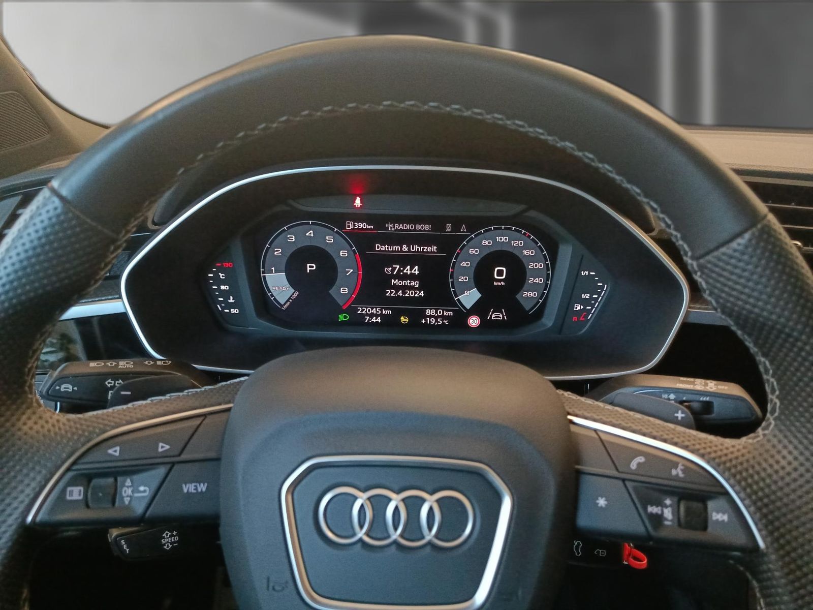 Audi Q3 40 TFSI quattro S tronic S-Line - Samsaru's Car Outlet