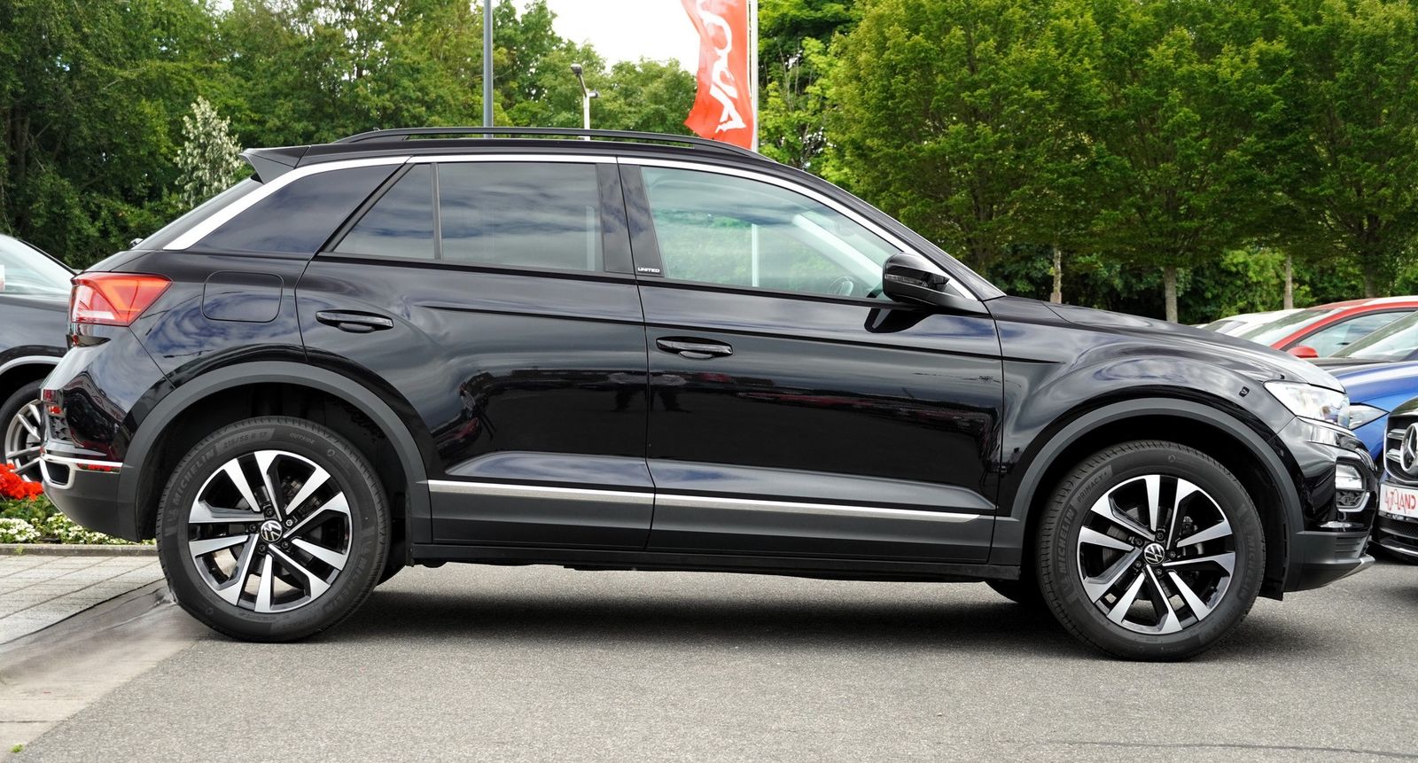 Volkswagen T-Roc 1.0 TSI United - Samsaru's Car Outlet