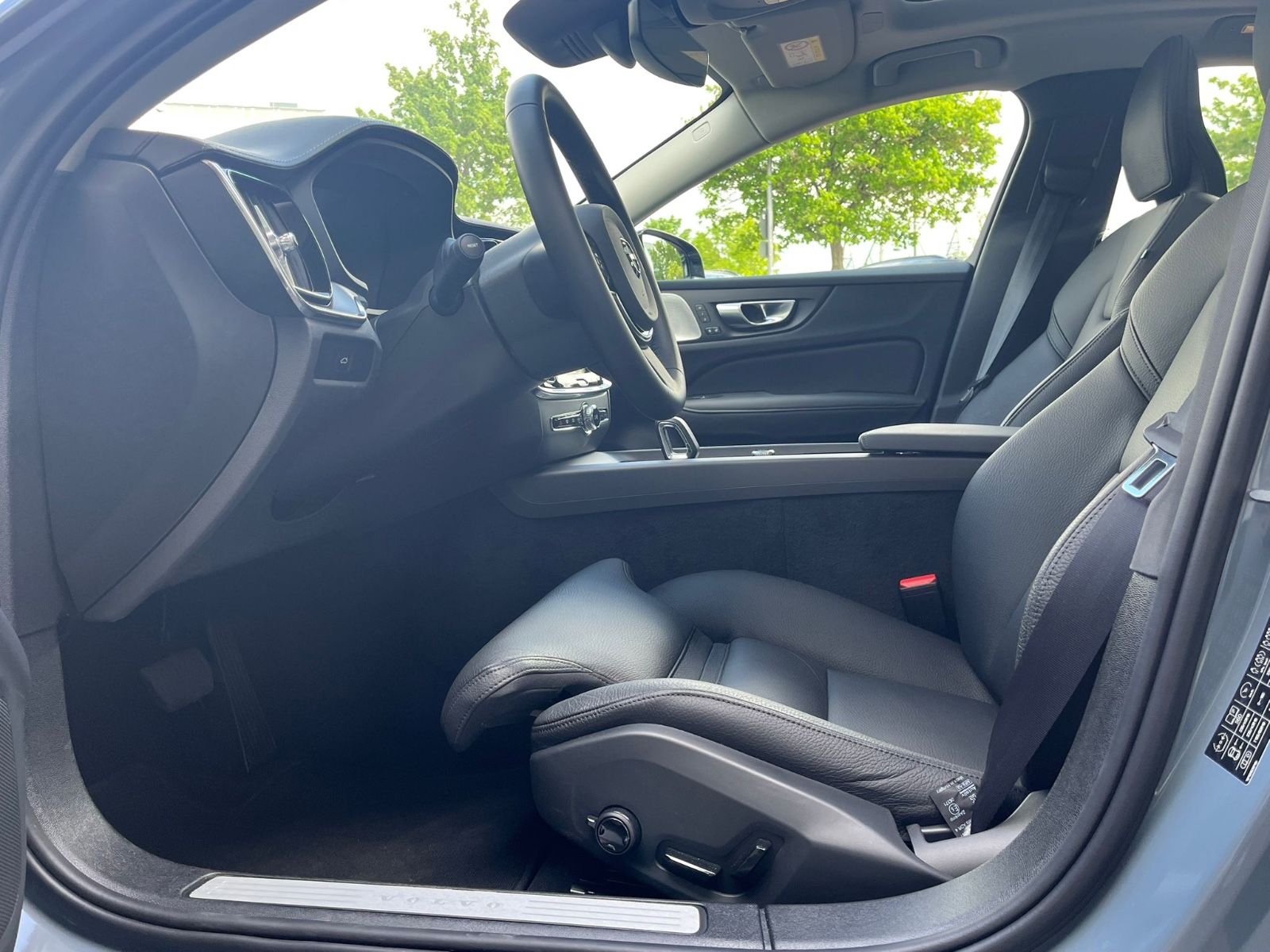 Volvo S60 B5 AWD Ultimate Dark Auto