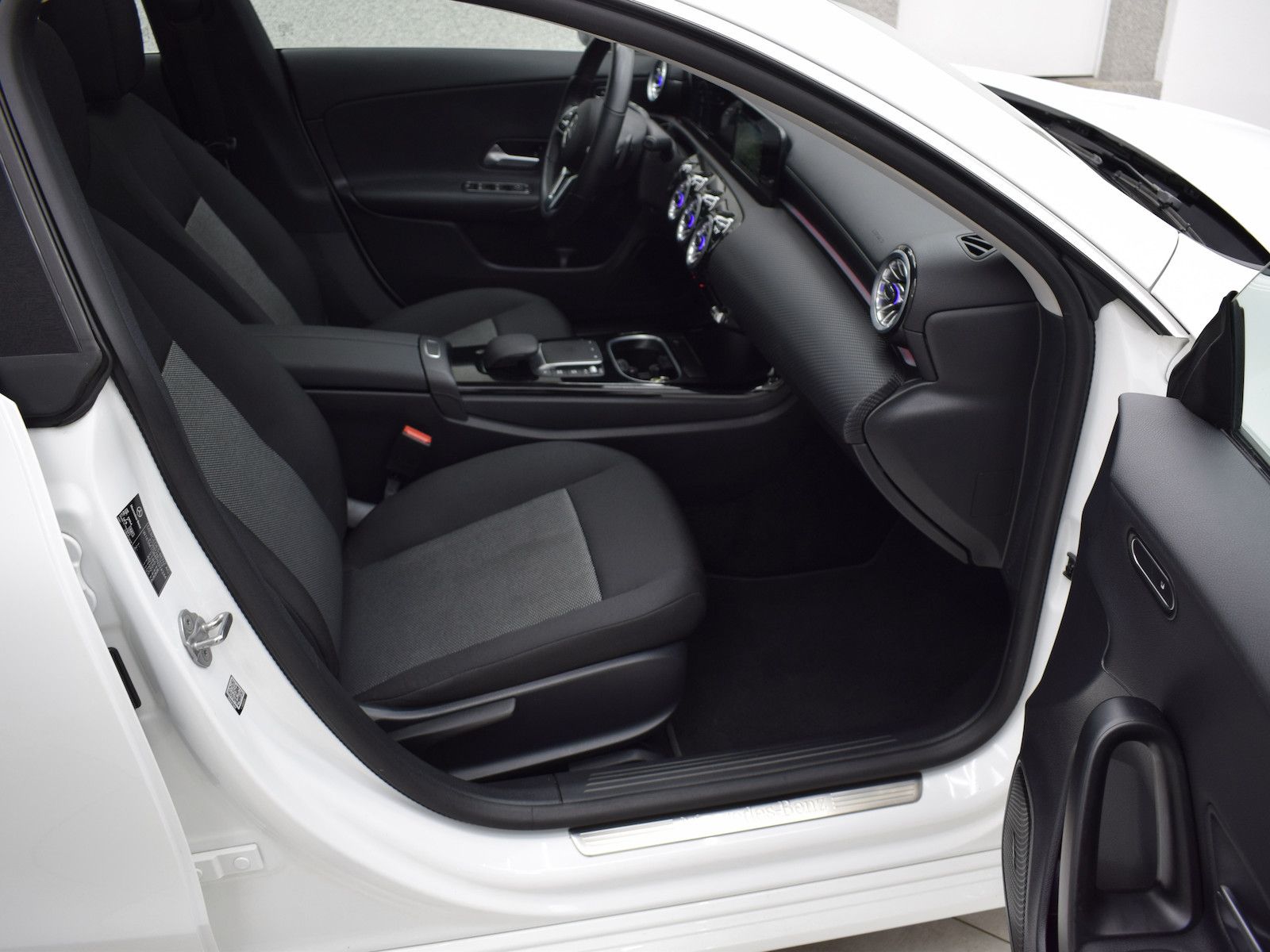 Mercedes-Benz CLA 200 Shooting Brake 4M - Samsaru's Car Outlet