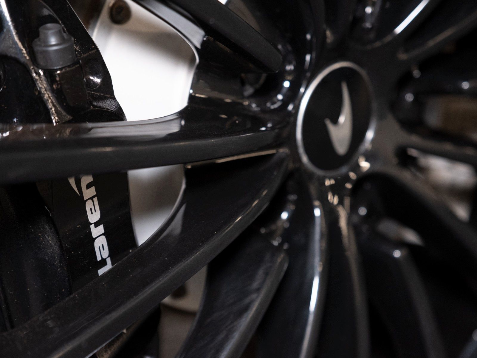 McLaren GT | Luxe | MSO Electrochromic Roof