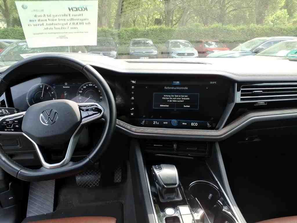 Volkswagen Touareg 3.0 TSI eHybrid 4Motion Atmosphere - Samsaru's Car Outlet