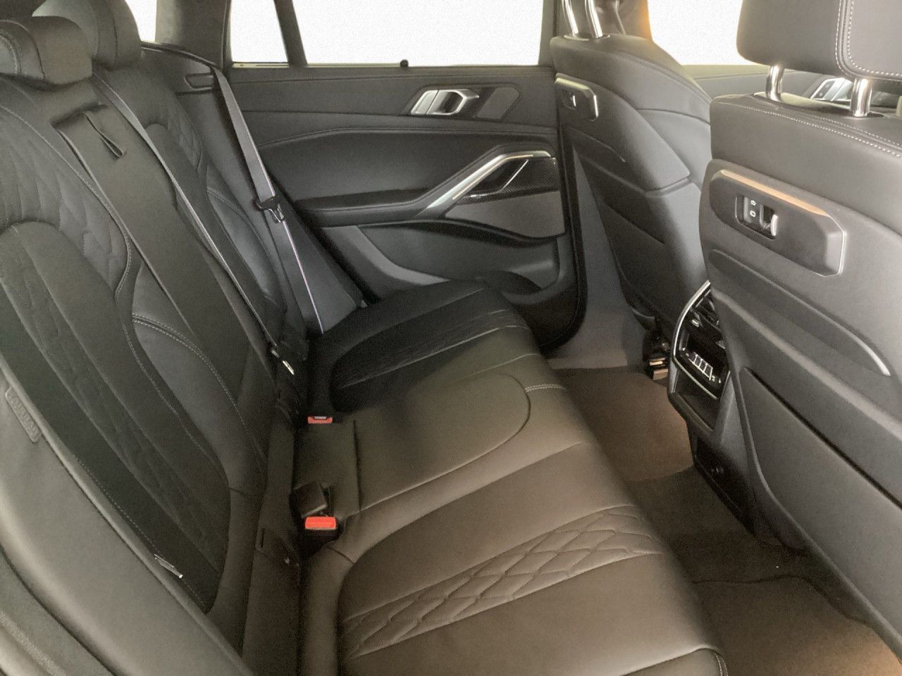 BMW X6 xDr40d MSport Pro, AHK DrAss PaAssPr Pano H/K