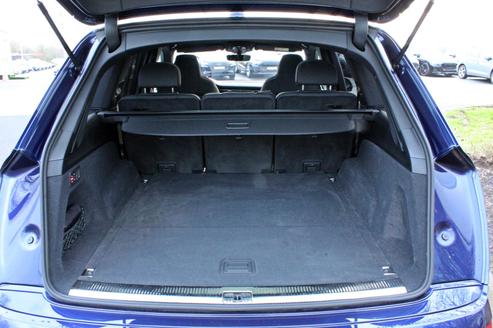 Audi Q7 50TDI S LINE BLACK PANO HUD STHZ AHK MATRIX