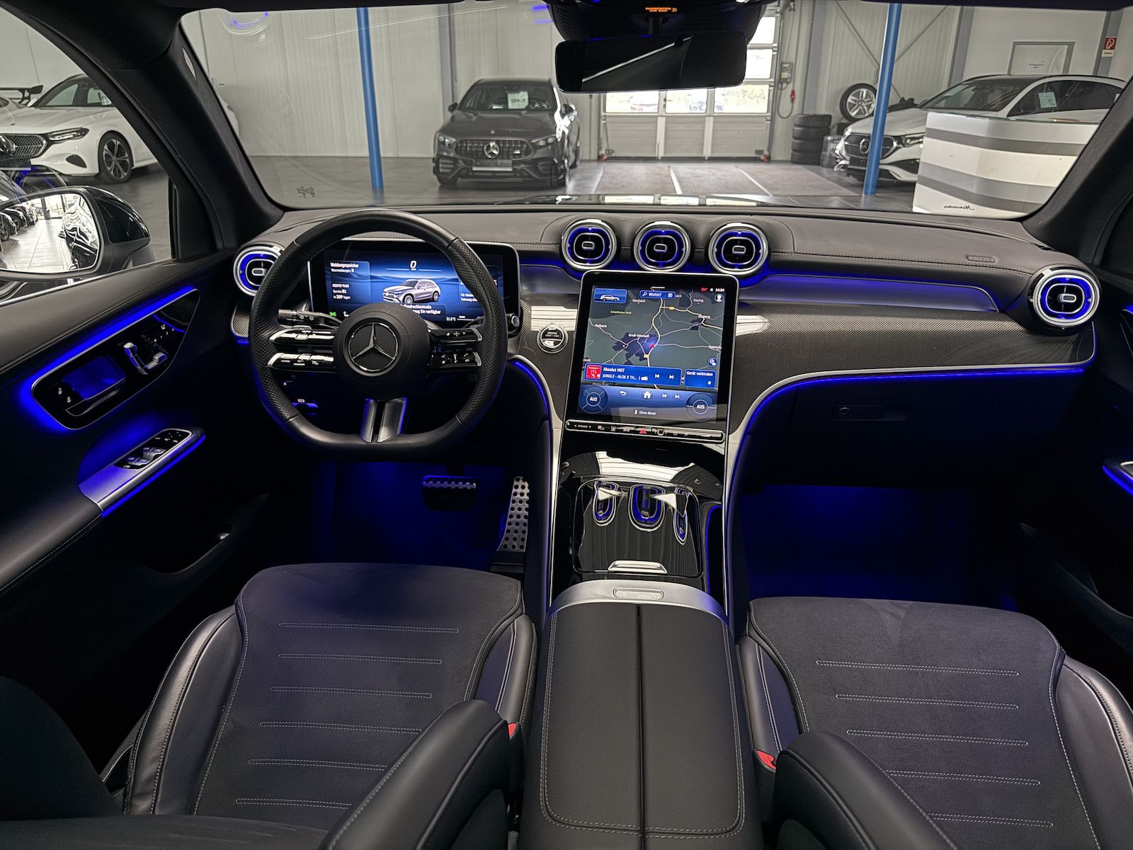 Mercedes-Benz GLC 300 4M AMG PREMIUM STANDHEIZUNG - DISTRONIC!
