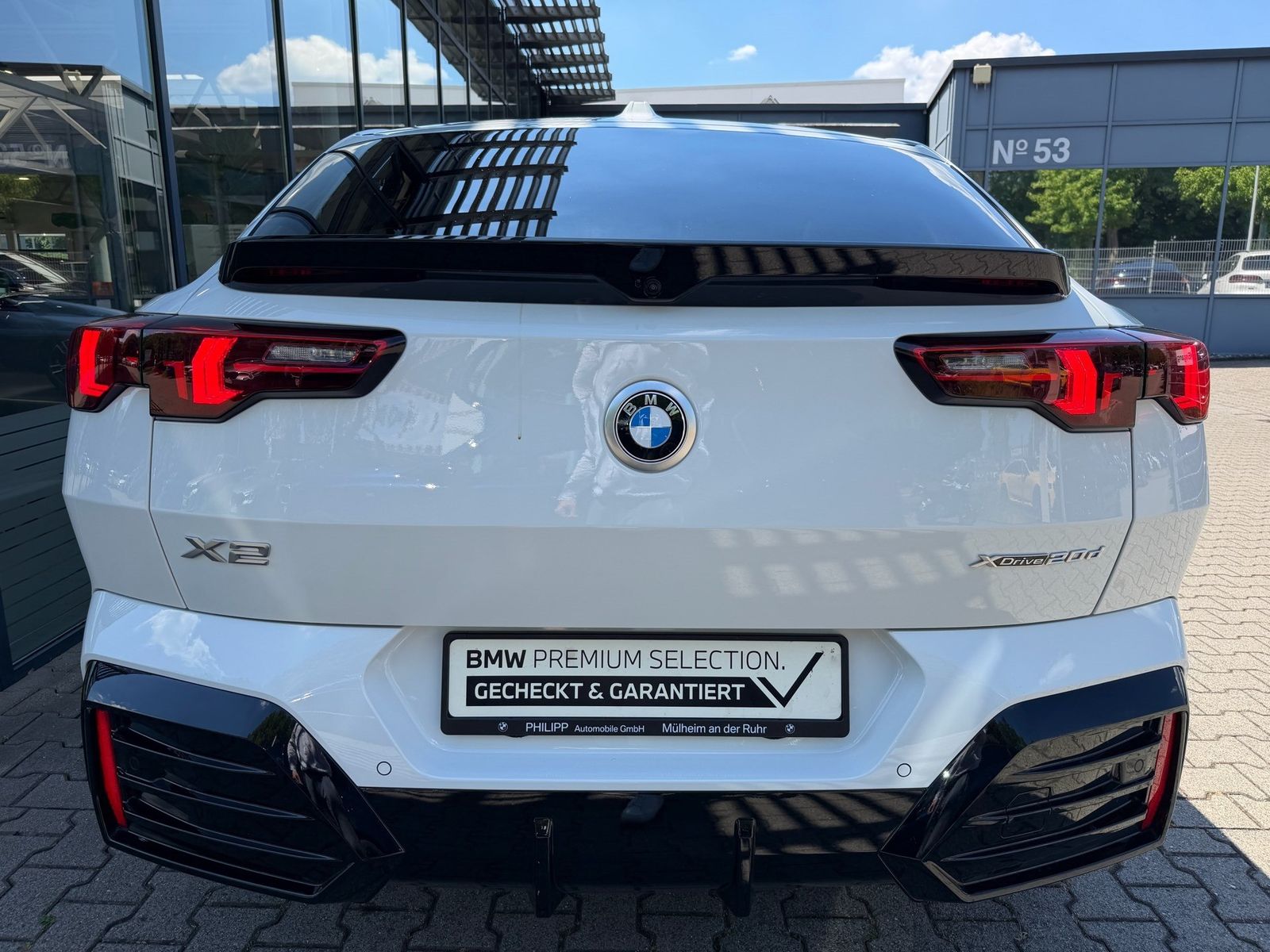 BMW X2 xDrive20d M Sport AHK PANO h&k Massage DA+