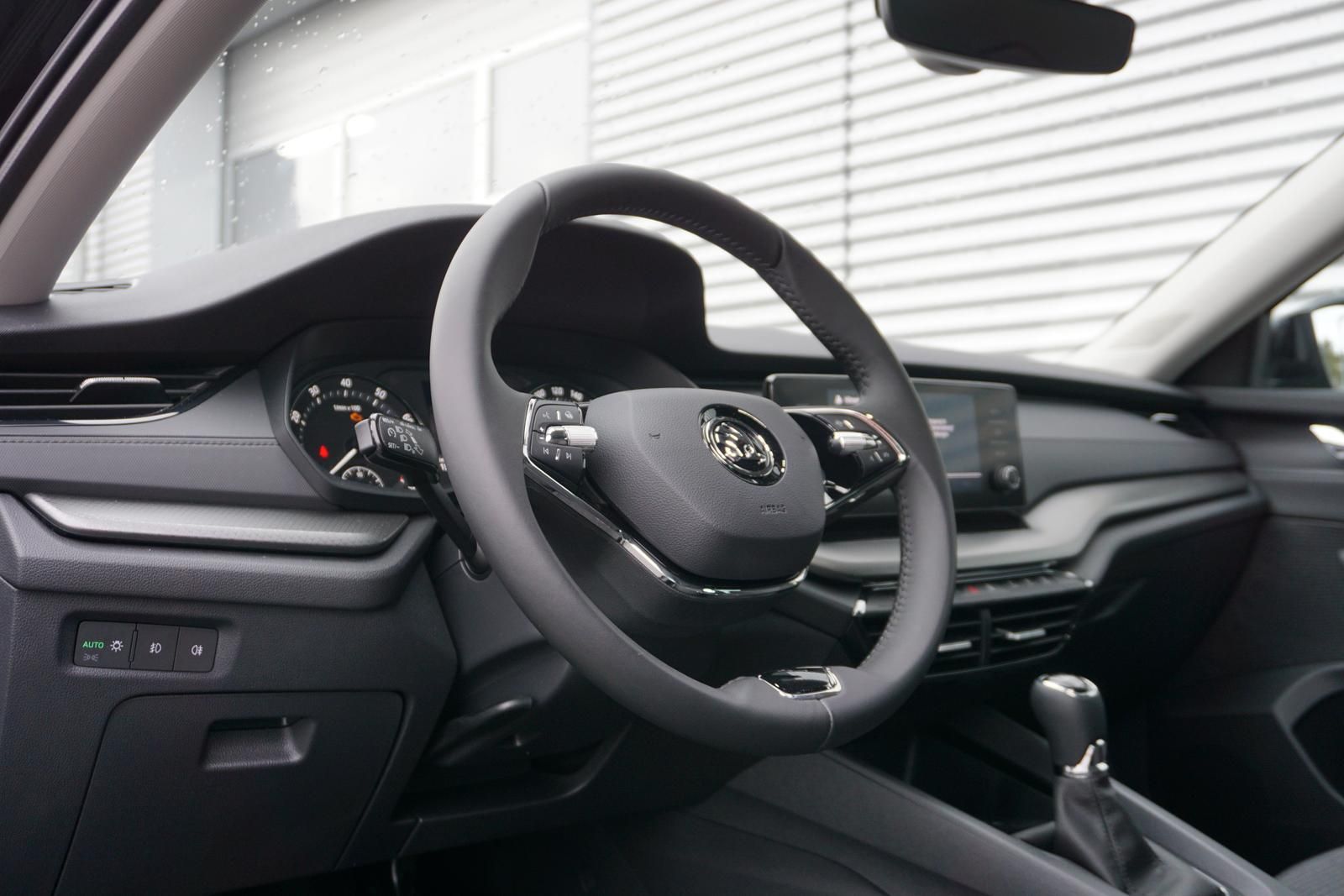 Skoda Octavia Combi Ambition 1.5 TSI - Samsaru's Car Outlet