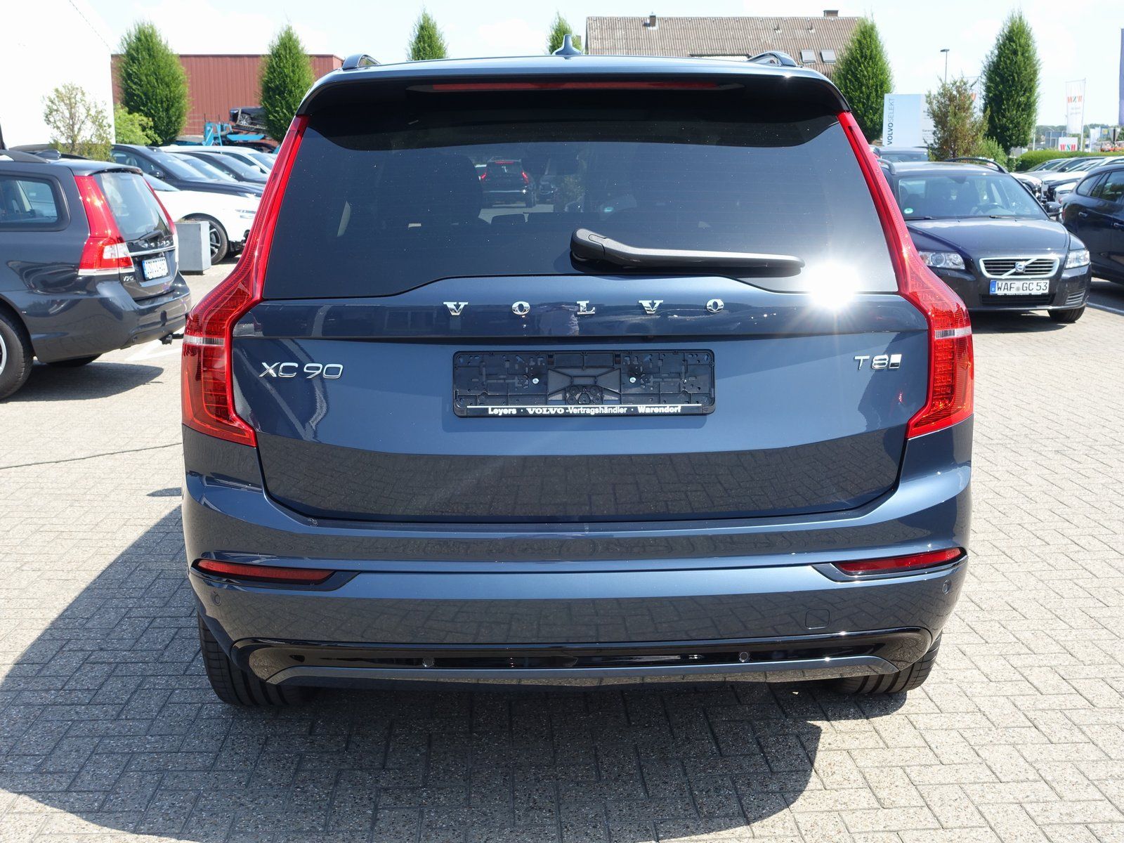 Volvo XC90 Ultra Dark T8 AWD Plug-in Hybrid - Samsaru's Car Outlet