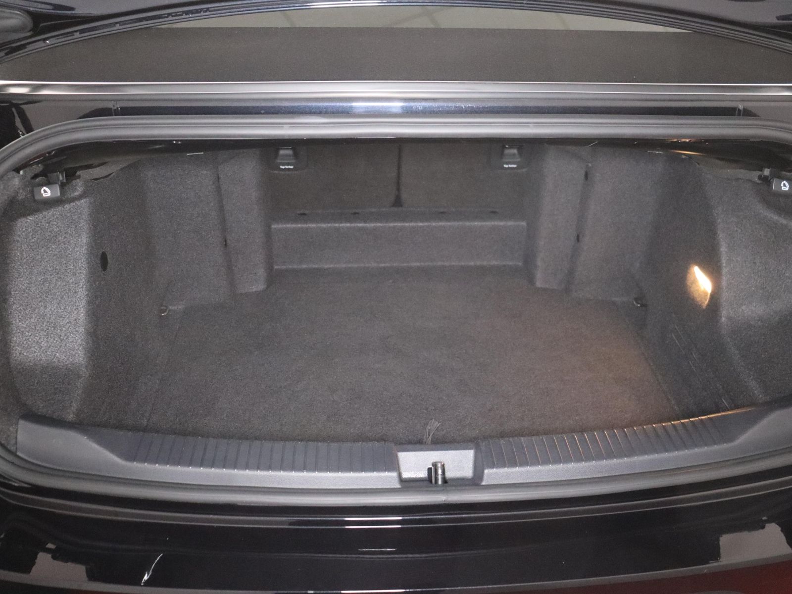 Volkswagen T-Roc R-Line 1.5TSI DSG - Samsaru's Car Outlet