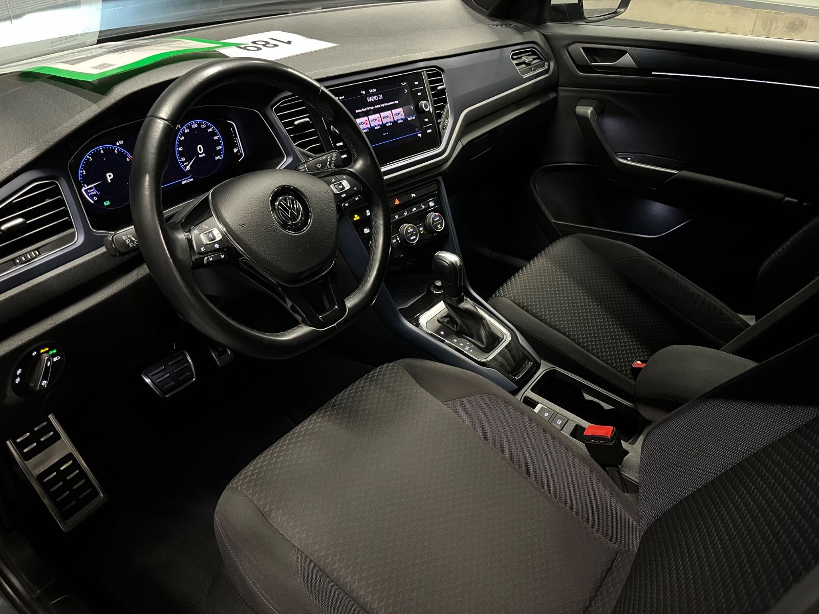 Volkswagen T-Roc 1.5 TSI DSG United - Samsaru's Car Outlet