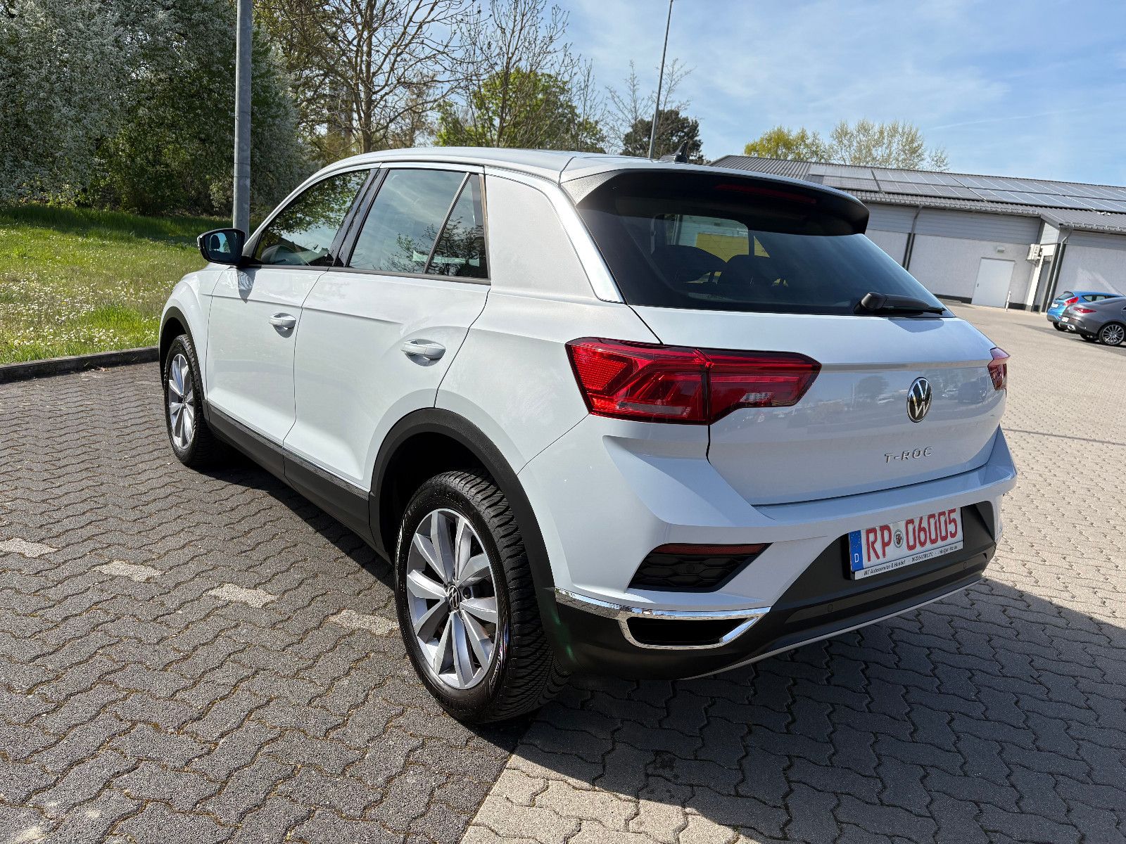 Volkswagen T-Roc Style - Samsaru's Car Outlet