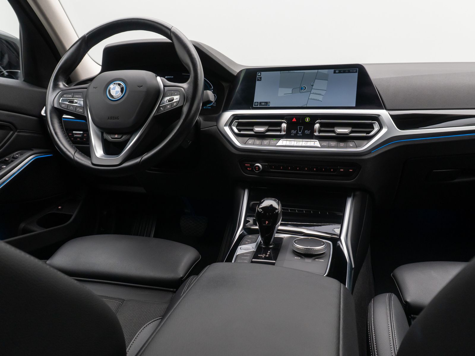 BMW 320e Sport Line - Samsaru's Car Outlet