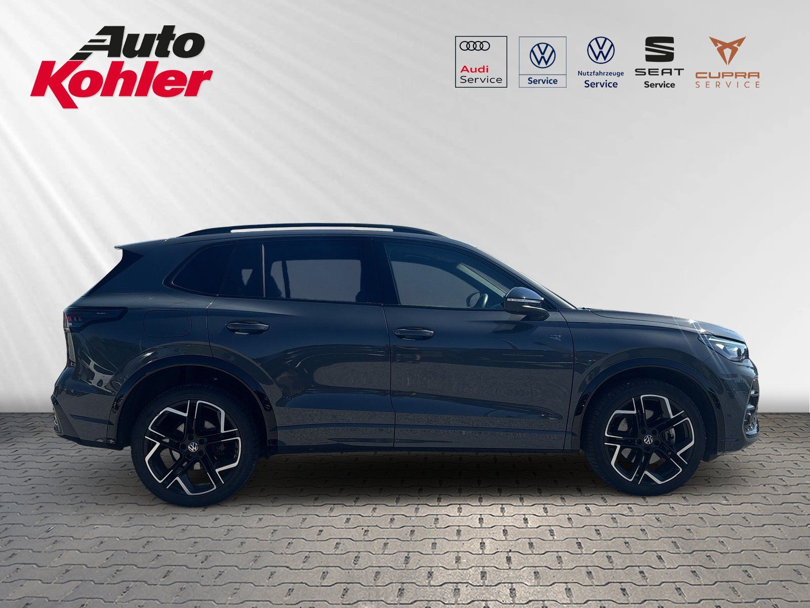 Volkswagen Tiguan 4Motion R-Line *PANO*LEDER*MATRIX*AHK*BLA