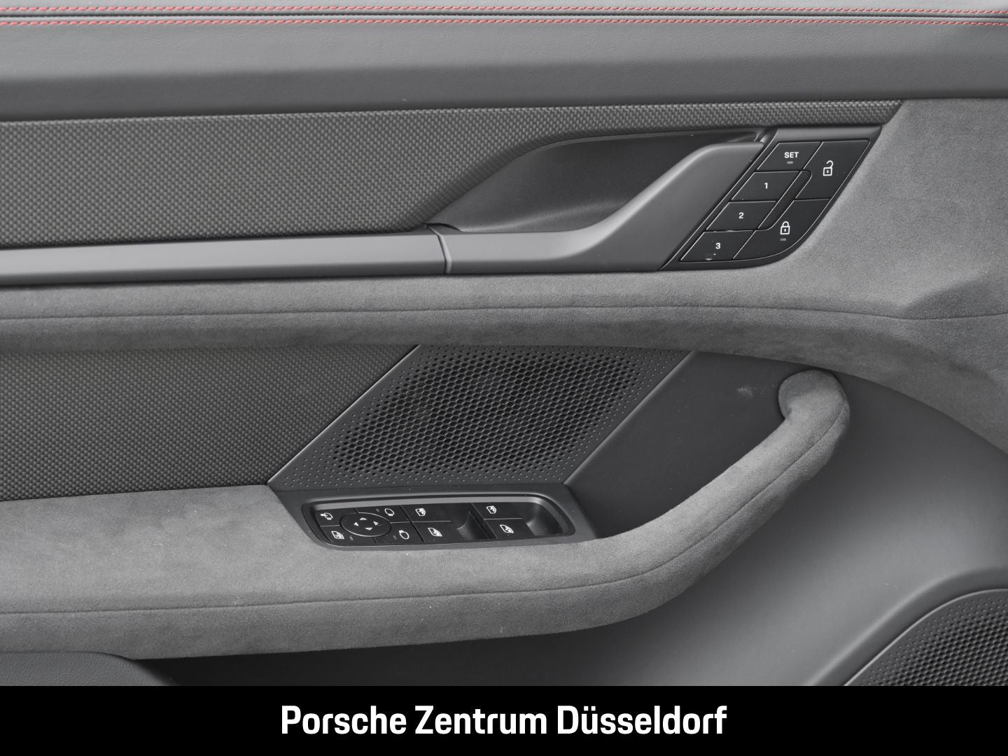 Porsche Taycan GTS Active-Ride InnoDrive HUD Soft-Close