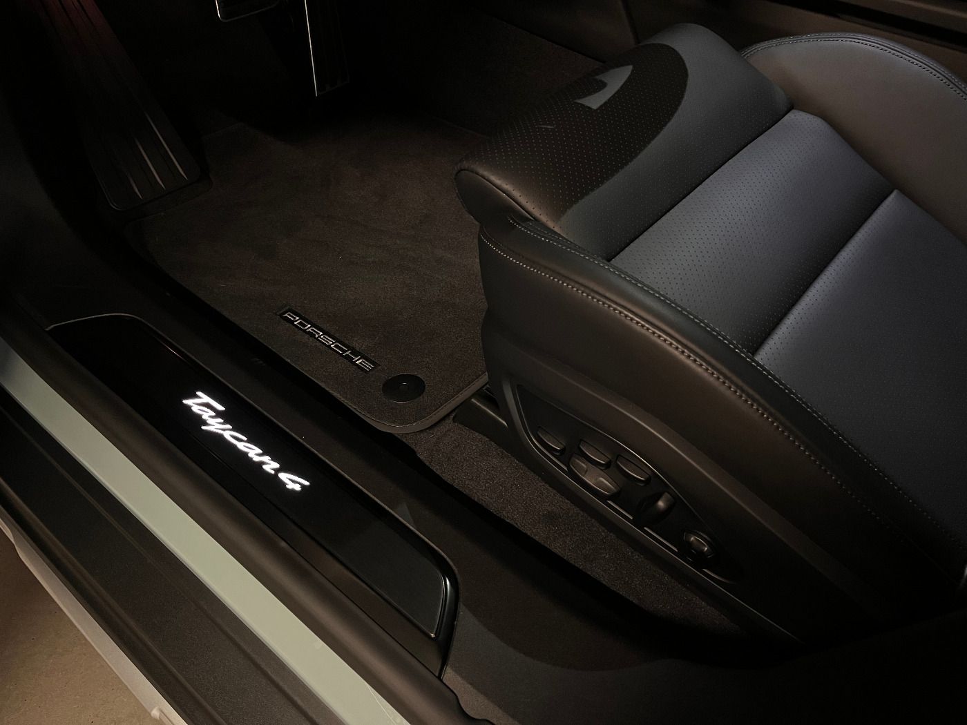Porsche Taycan 4 Cross Turismo | InnoDrive |
