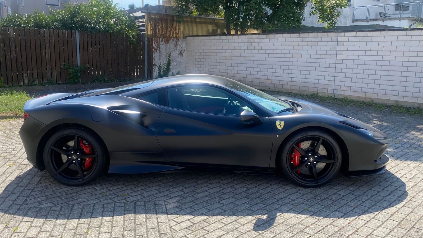 Ferrari F8 Tributo *Lift*Carbon*ACC*Racing Sitze*JBL*BFD