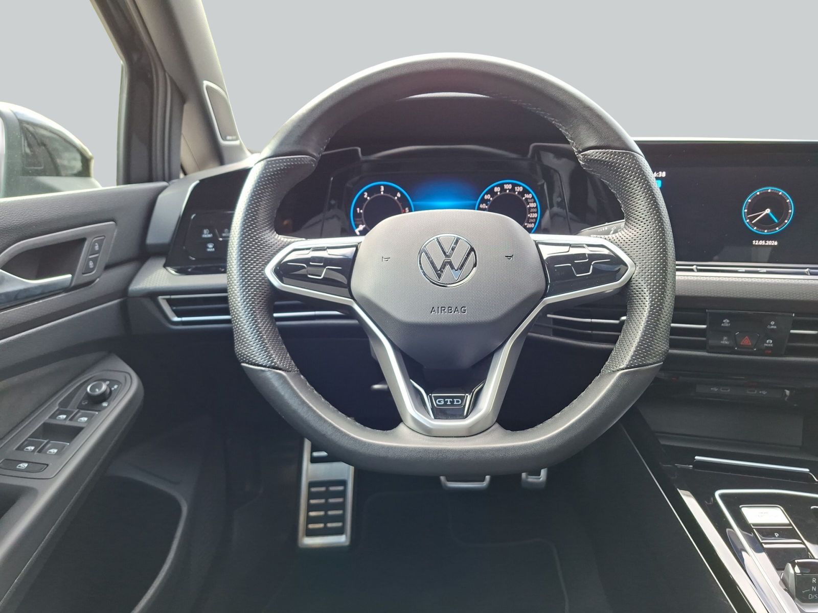 Volkswagen Golf VIII GTD 2.0 TDI DSG PANO IQ LIGHT RFK NAVI