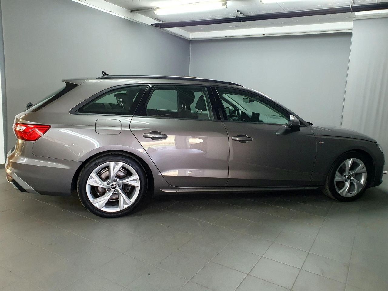 Audi A4 Avant 35TFSI S tronic S line - Samsaru's Car Outlet