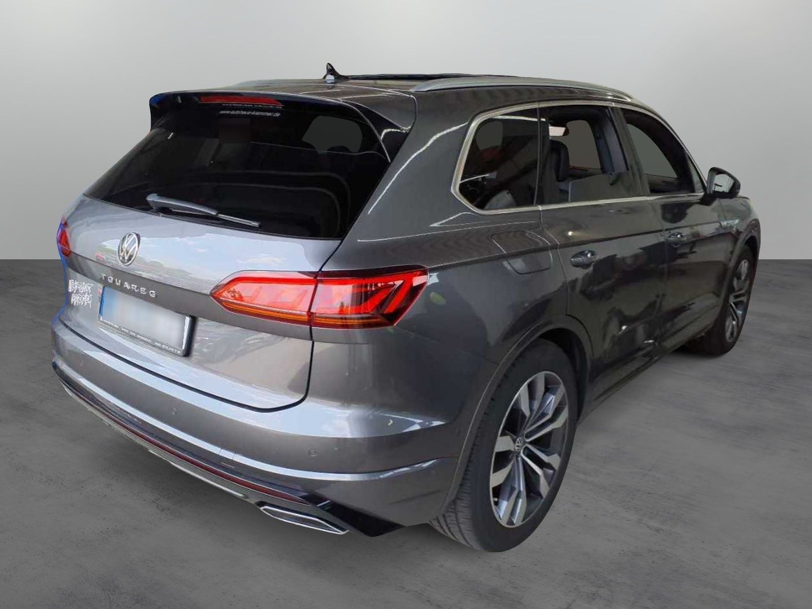 Volkswagen Touareg R-Line 3.0TDI 4M DSG - Samsaru's Car Outlet