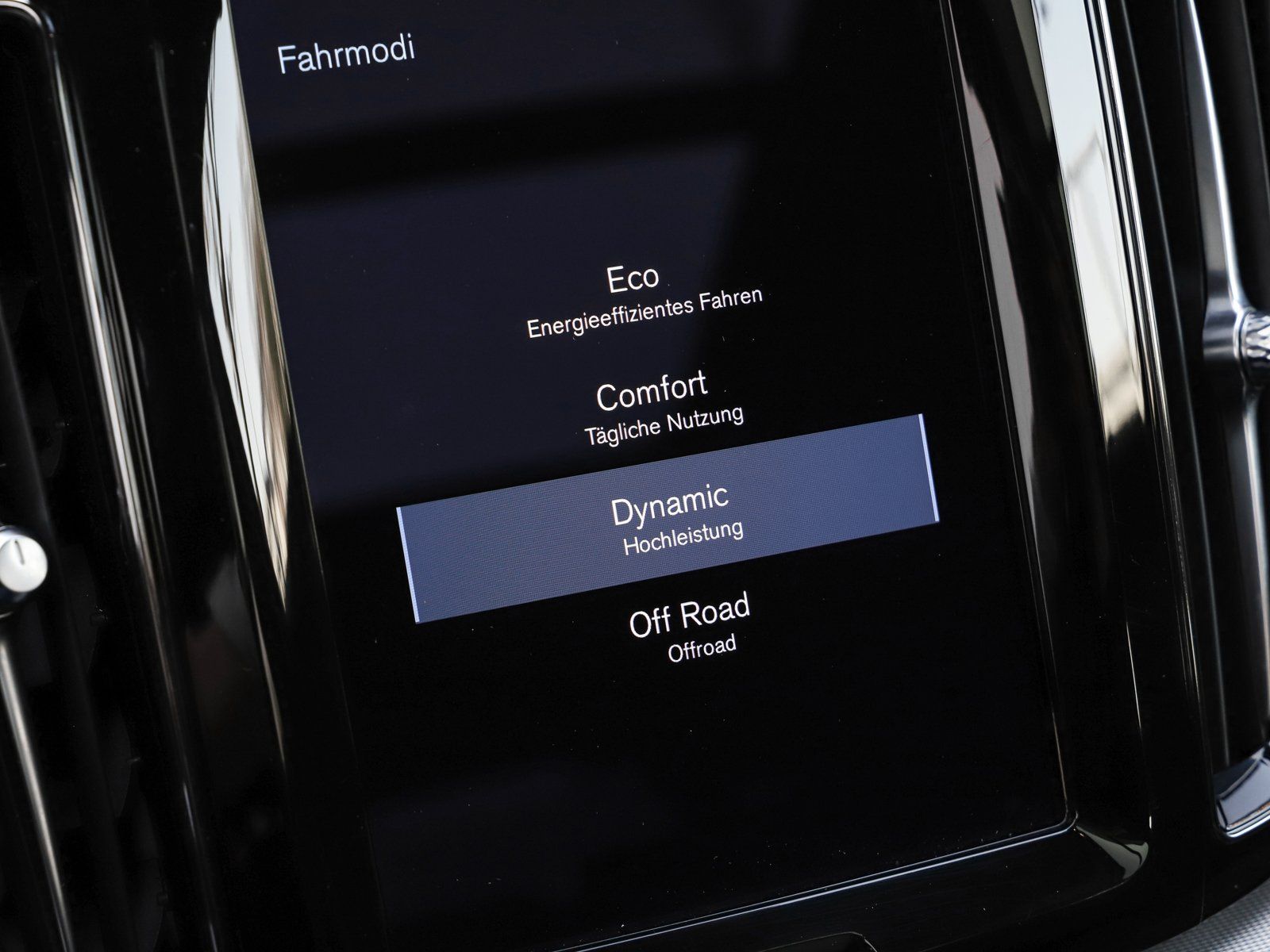 Volvo XC60 B4 (D) AWD R-Design NP:79.860,-//PANO/HUD/B