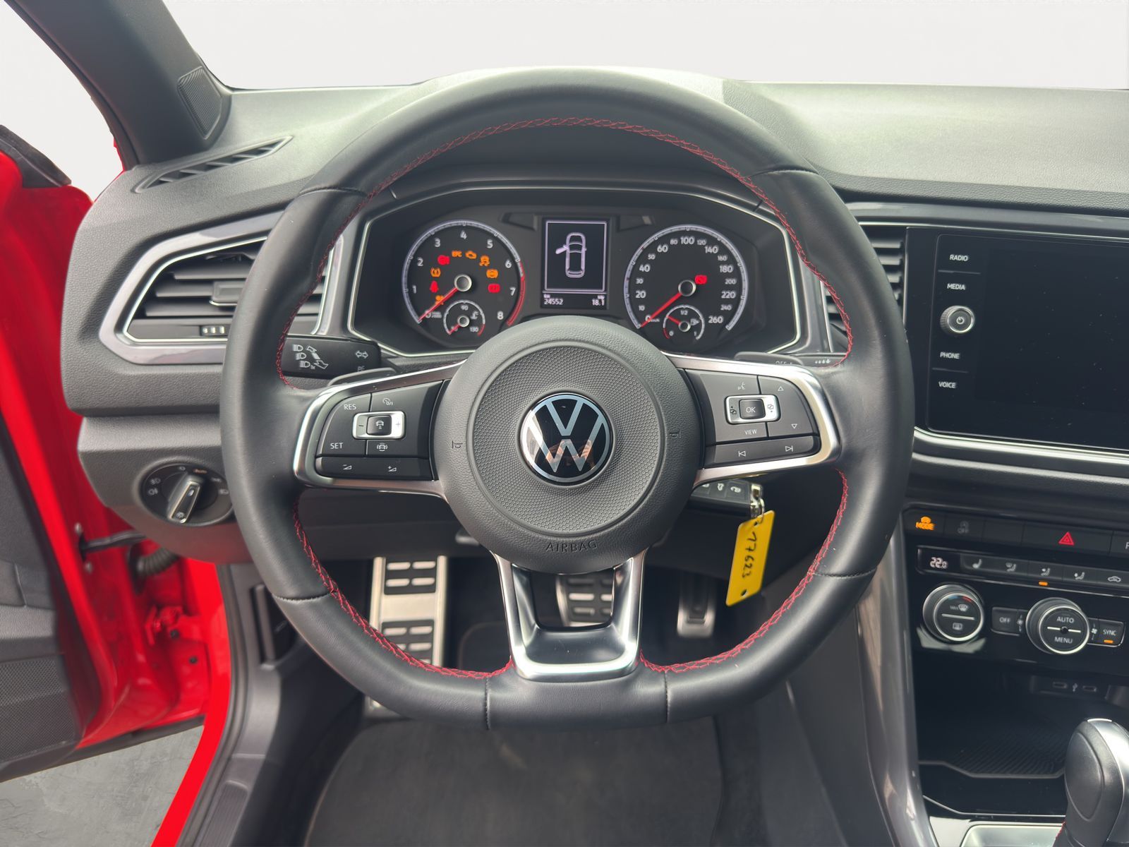 Volkswagen T-Roc 1.5 TSI Sport - Samsaru's Car Outlet