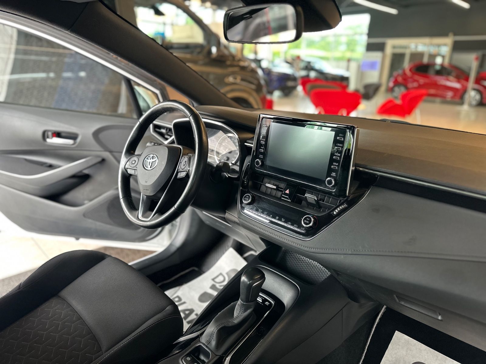 Toyota Corolla Hybrid Club - Samsaru's Car Outlet