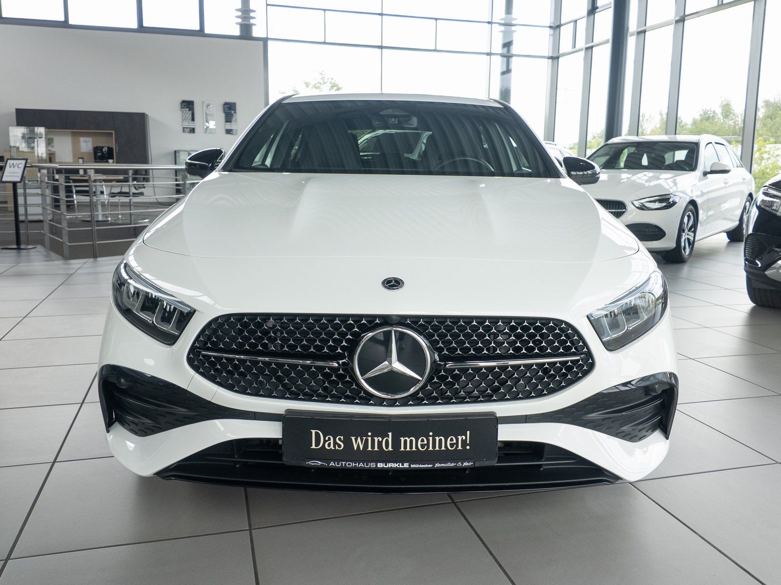 Mercedes-Benz A180 AMG Advanced - Samsaru's Car Outlet