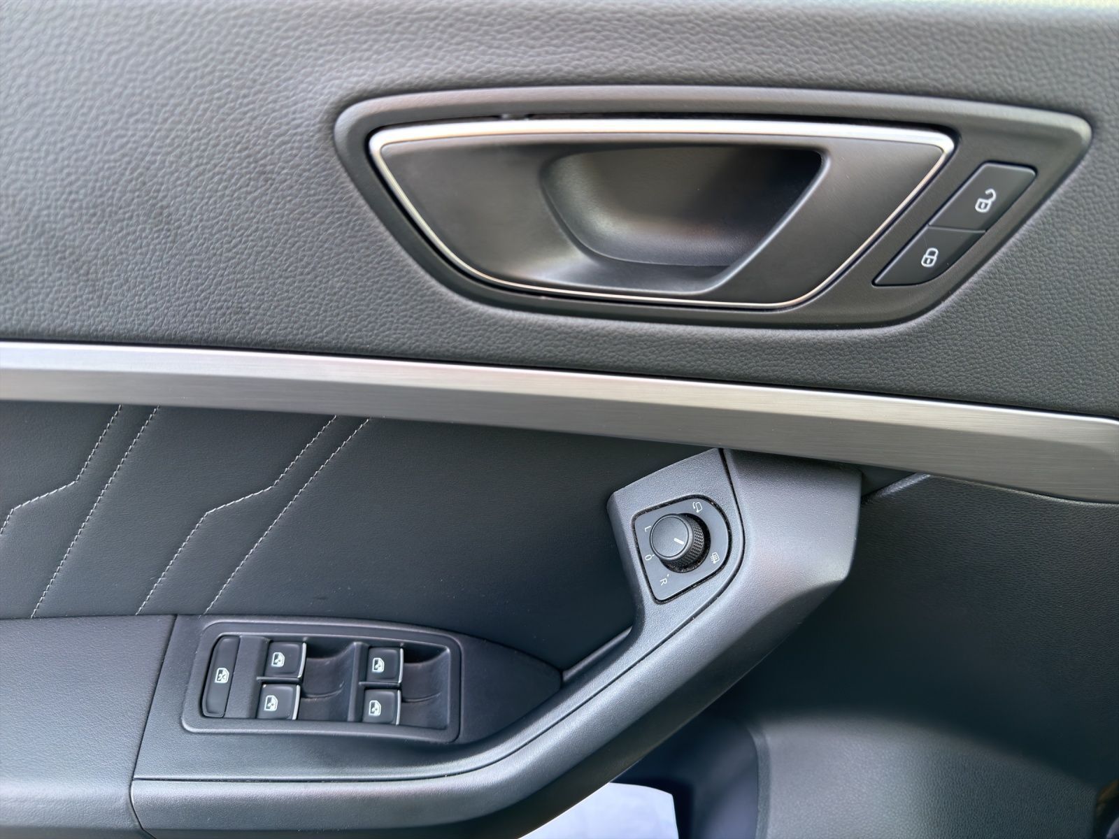 Seat Ateca 2.0 TDI DSG FR LM19 AHK KAMERA NAVI+ eKLAP