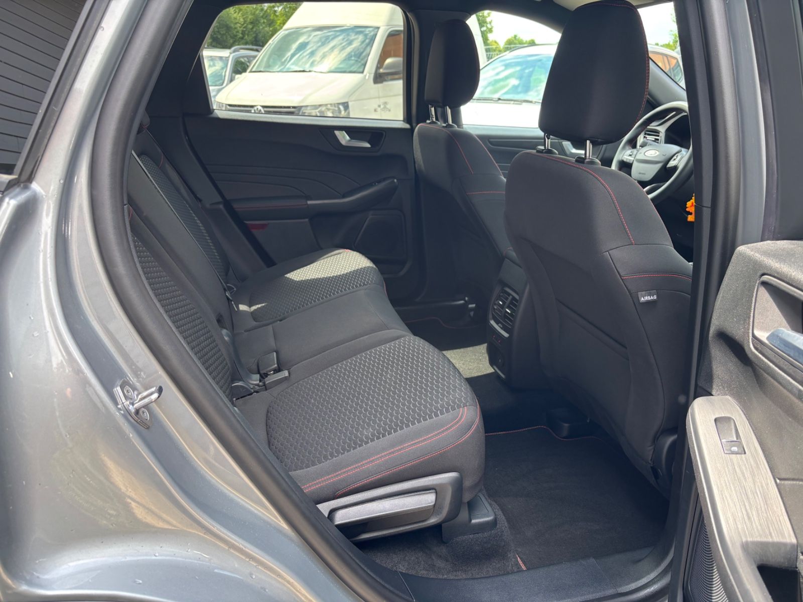 Ford Kuga Plug-In Hybrid ST-Line - Samsaru's Car Outlet