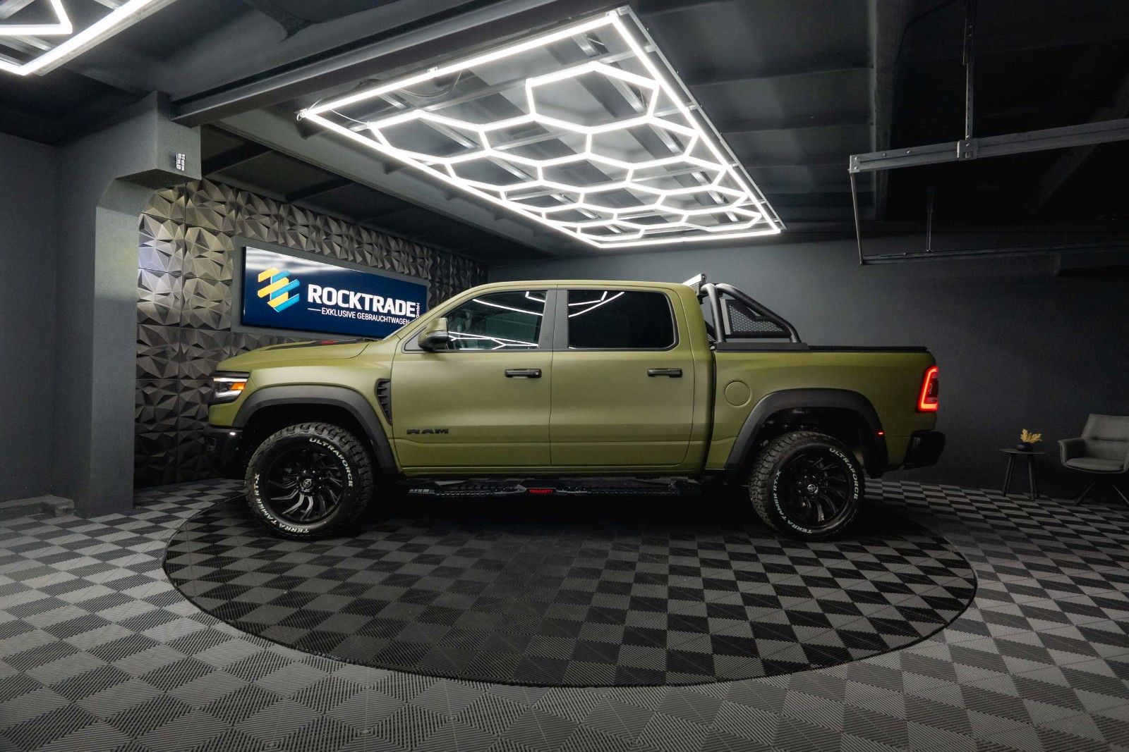 Dodge RAM 5.7 V8 HEMI 4x4 LARAMIE OFFROAD TRX Styling