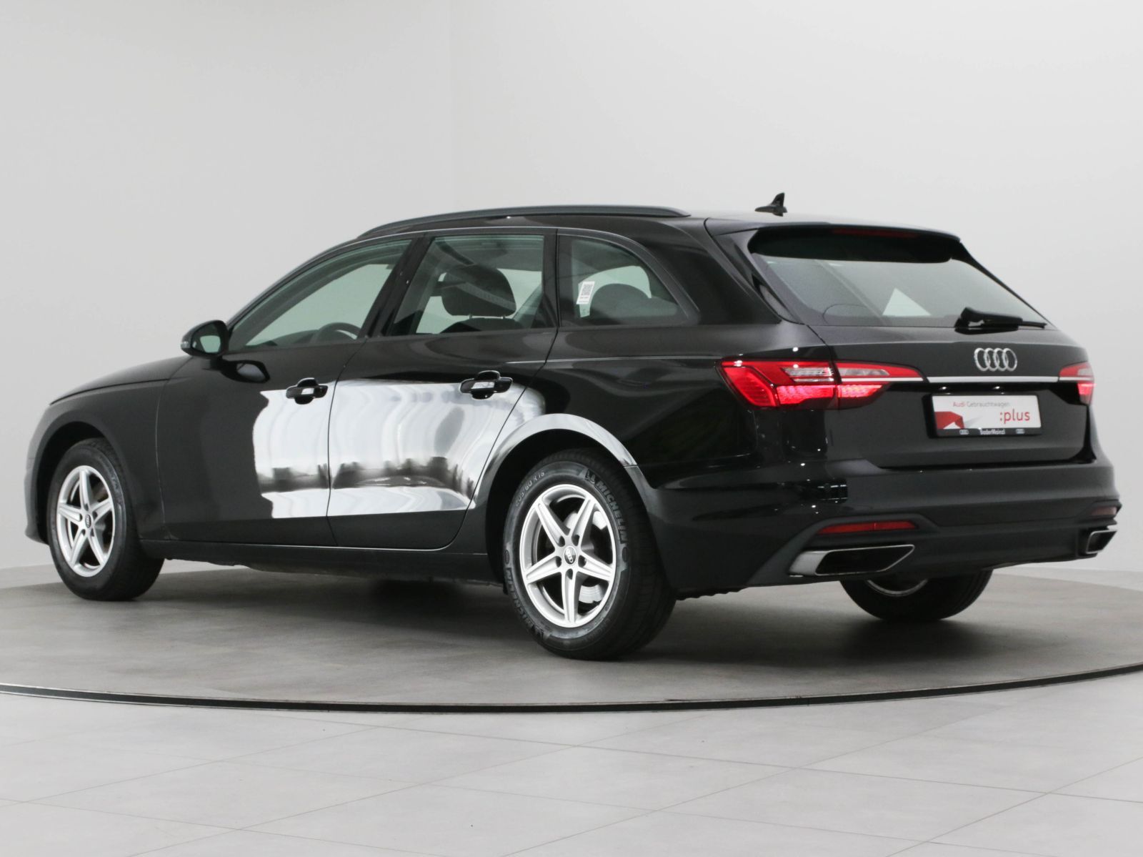 Audi A4 Avant 35 TDI S tronic - Samsaru's Car Outlet
