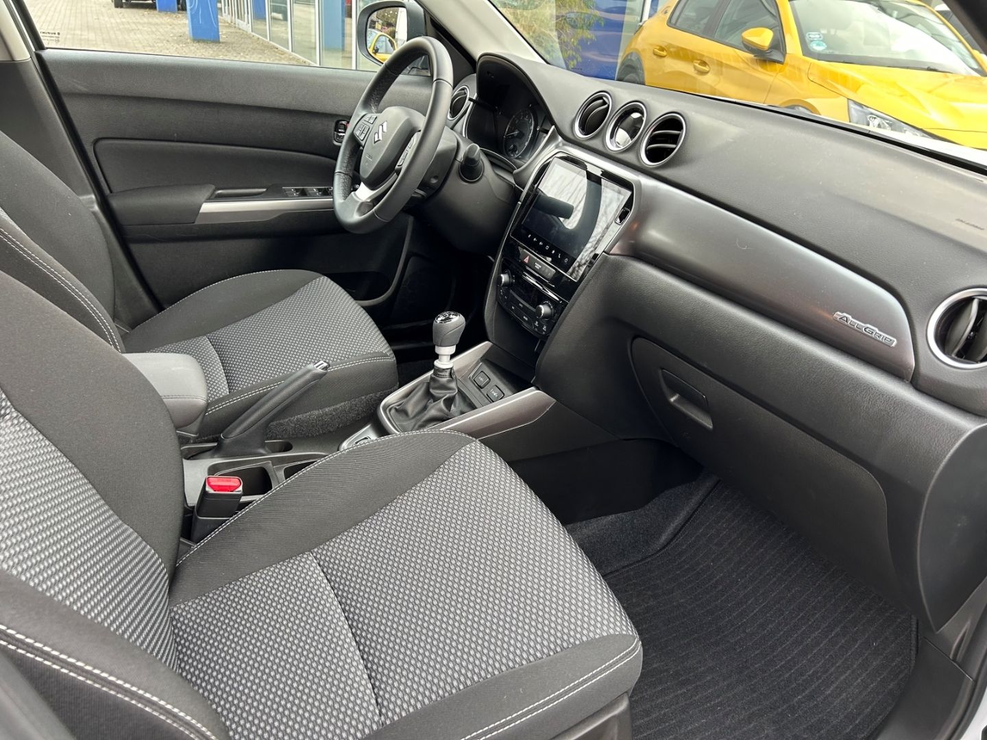 Suzuki Vitara 1.4 HYBRID ALLGRIP Comfort - Samsaru's Car Outlet