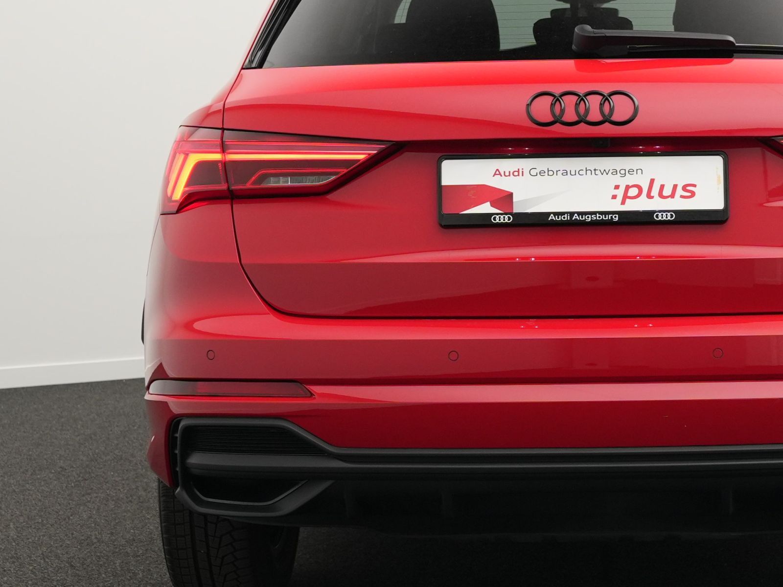 Audi Q3 S line 40 TFSI quattro S tr. *AHK*StdHZ*19''*