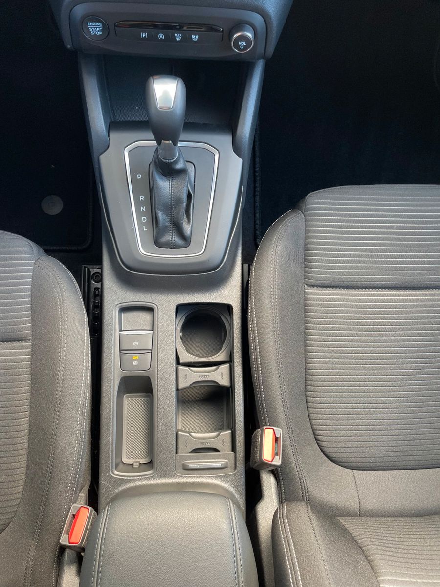 Ford Focus Automatik Turnier Titanium / ACC+155PS