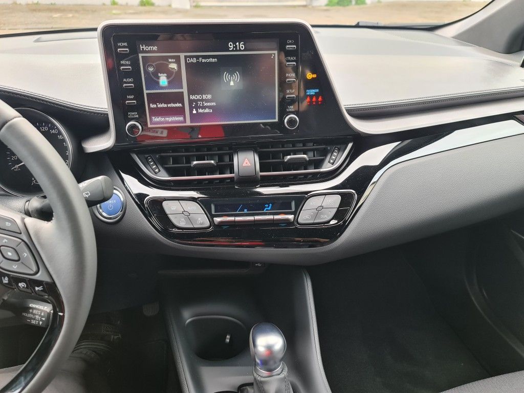 Toyota C-HR Hybrid - Samsaru's Car Outlet