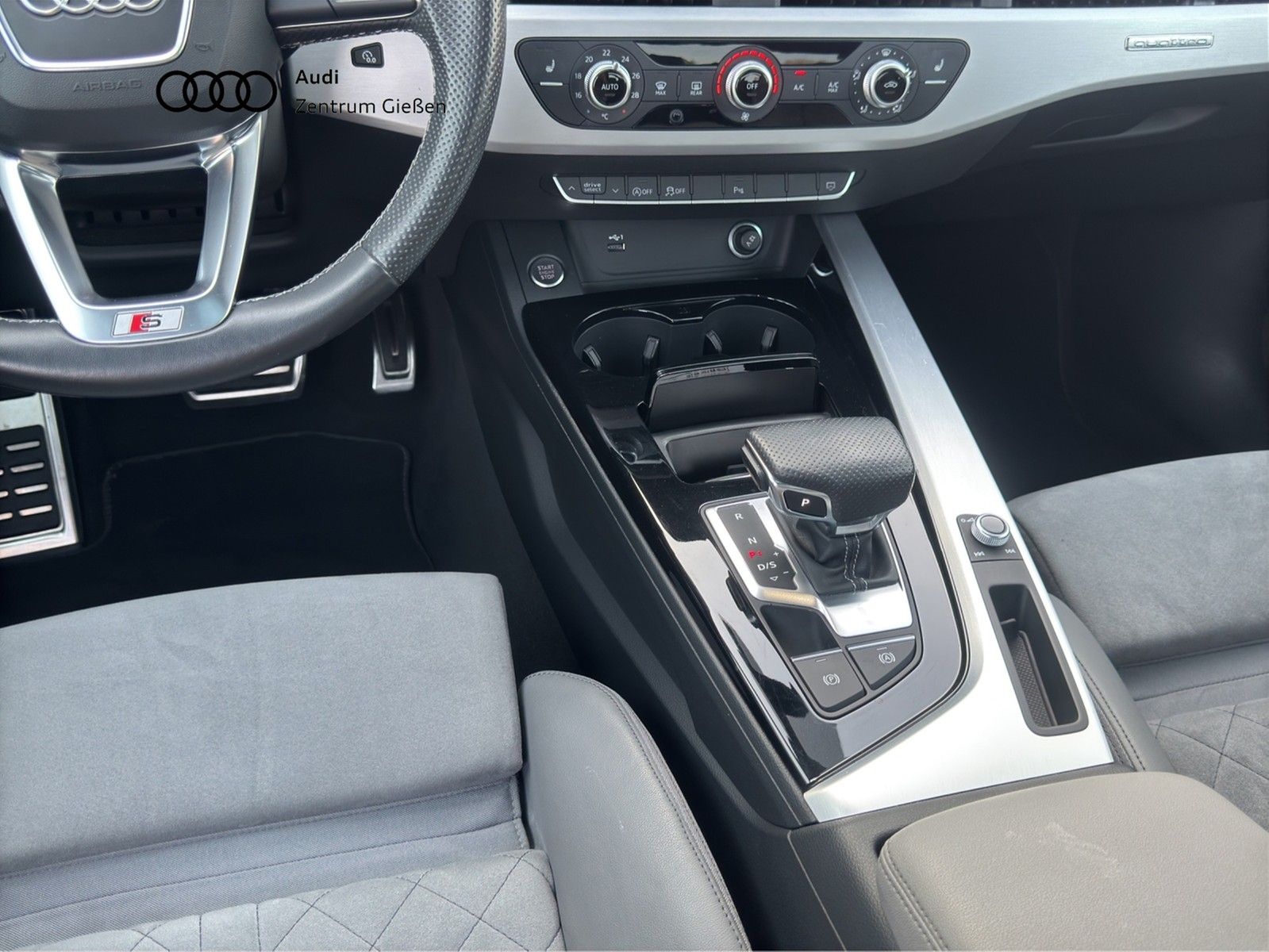 Audi A4 Limousine 40 TDI quattro S line competition B