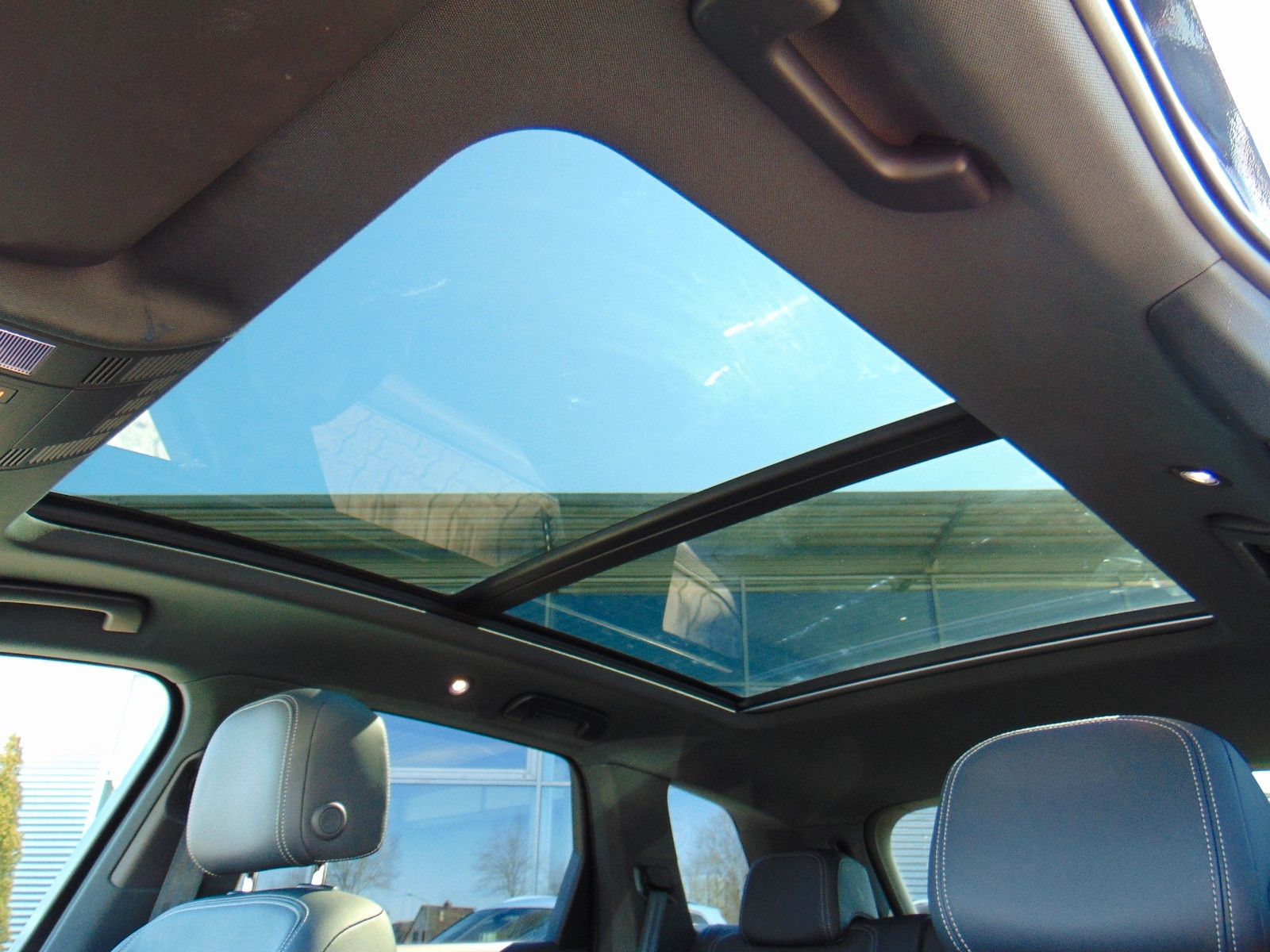 Volkswagen Touareg 3.0 TDI 4Motion R-Line - IQ Light - Pano