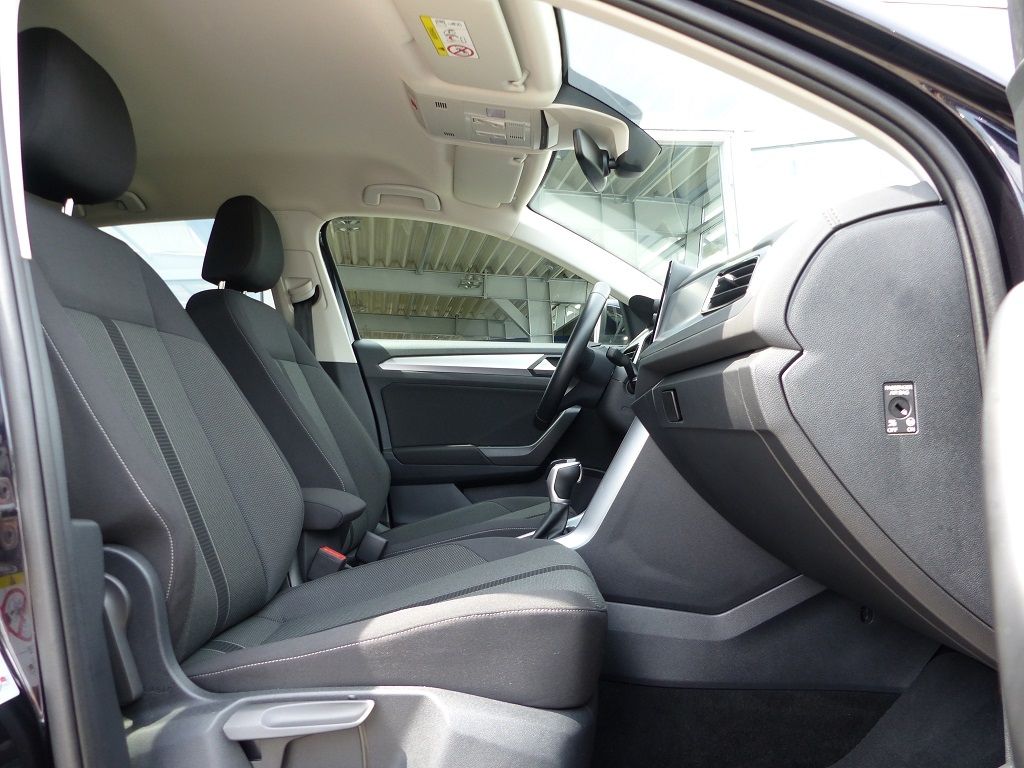 Volkswagen T-Roc 1.5 TSI DSG Life - Samsaru's Car Outlet
