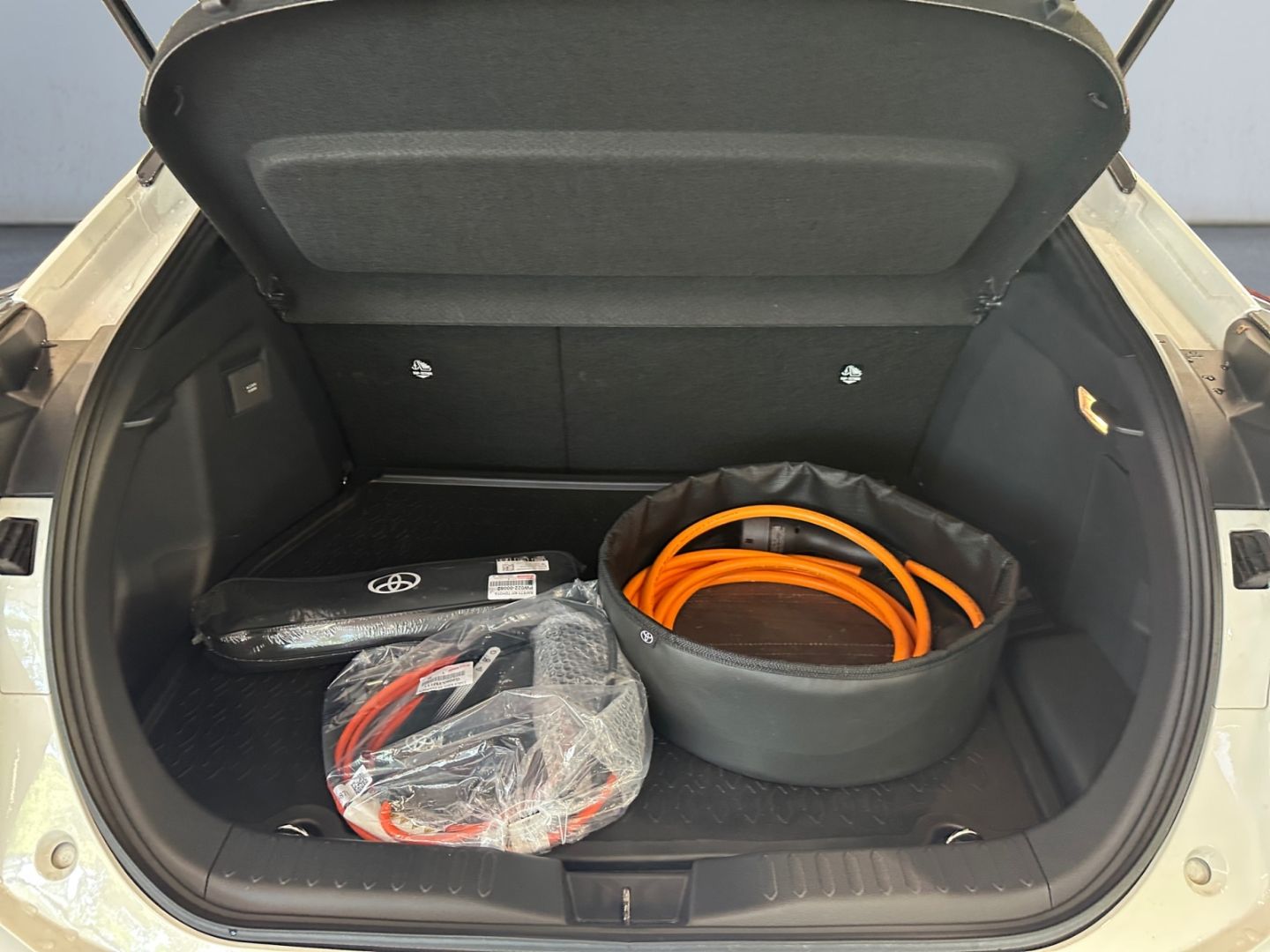 Toyota C-HR 2.0 Plug-In Hybrid Teamplayer *LED*SHZ*CAM*