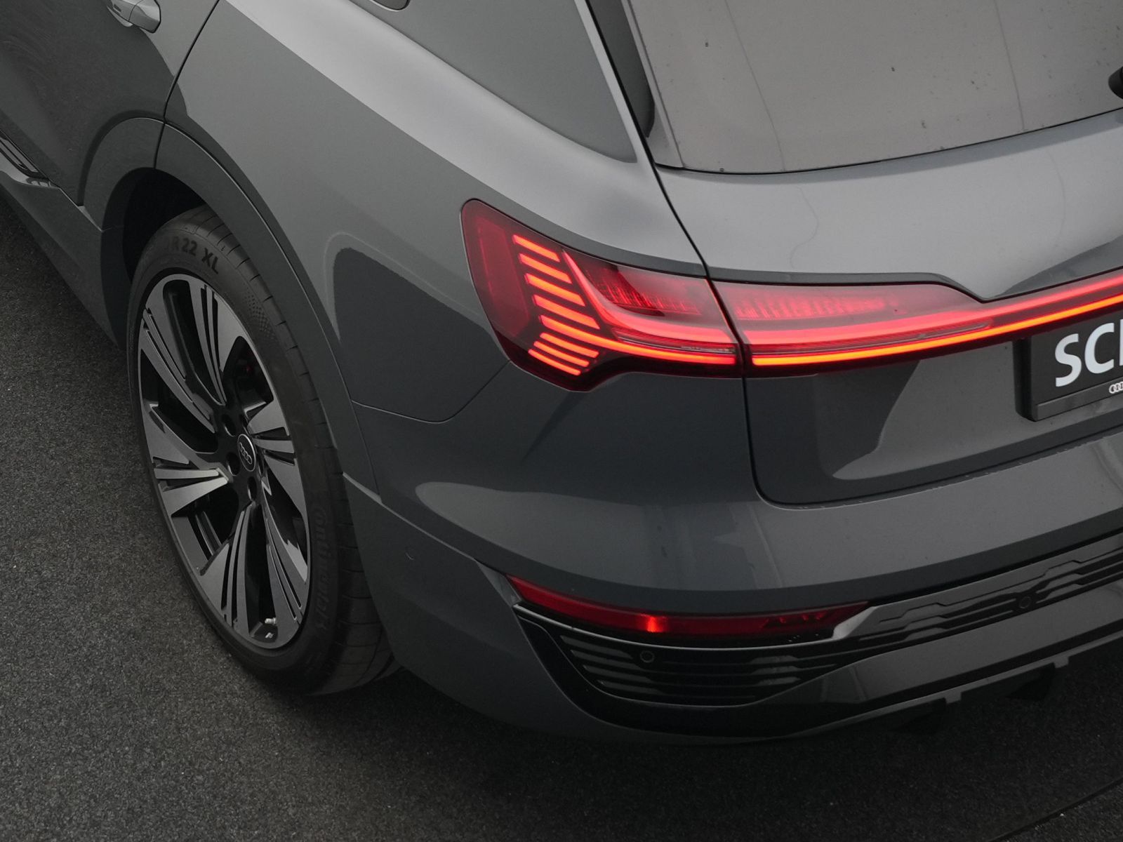 Audi Q8 e-tron 50 quattro 2x S line*Opt.schw*PANO*AHK