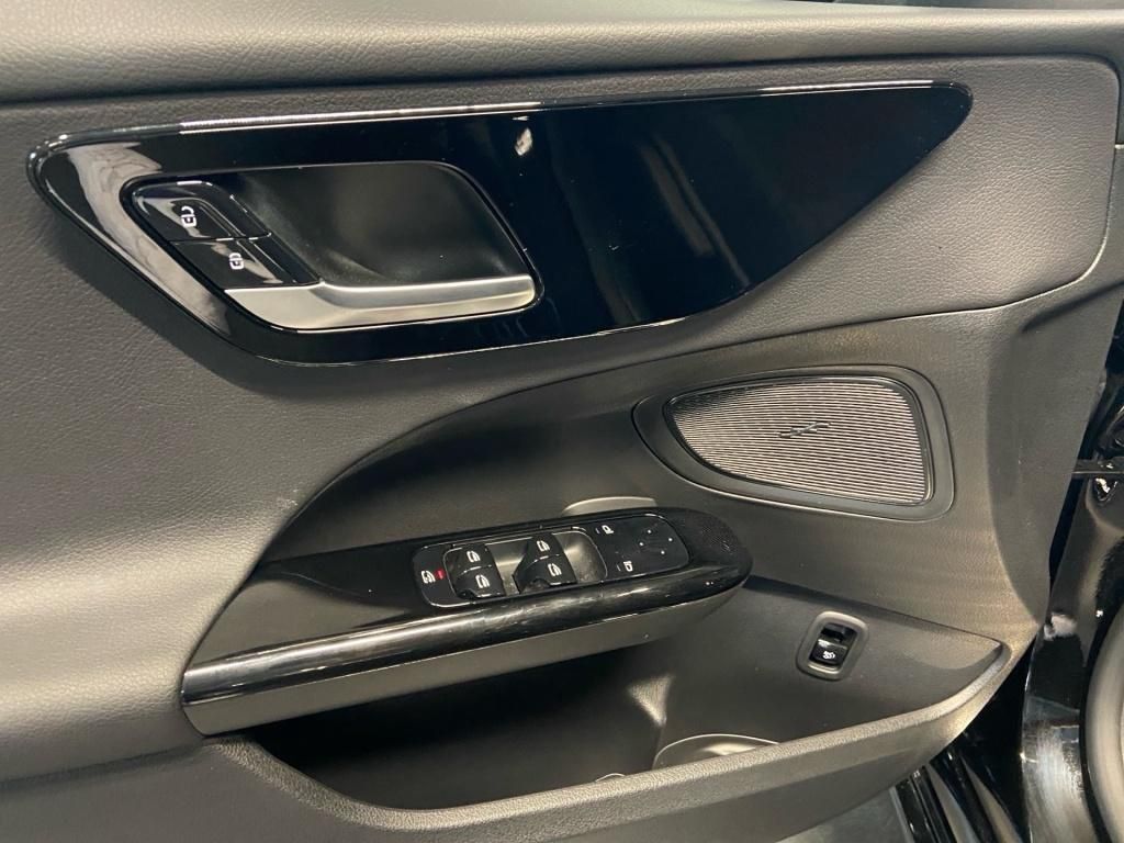 Mercedes-Benz C 180 - Samsaru's Car Outlet