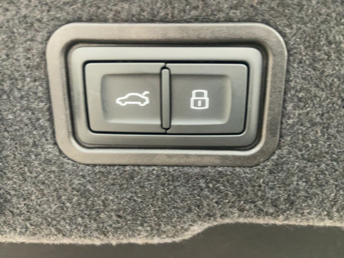Audi A8 50 TDI QU - Samsaru's Car Outlet
