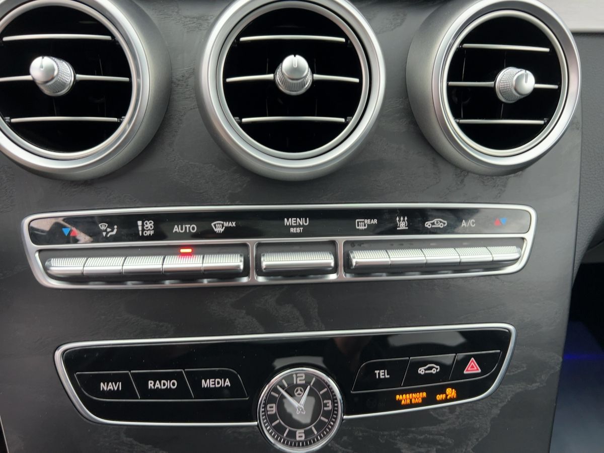 Mercedes-Benz C 300 de AMG Line - Samsaru's Car Outlet