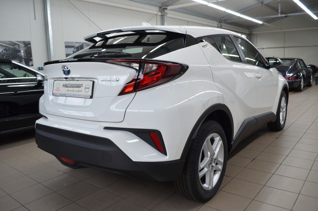 Toyota C-HR 1.8 Hybrid Flow - Samsaru's Car Outlet
