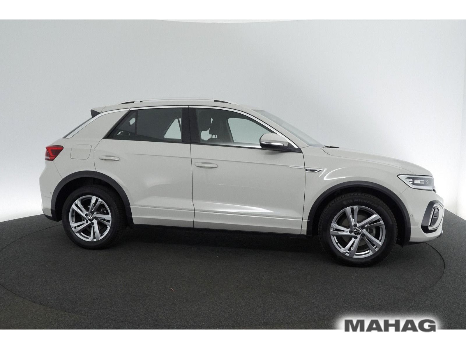 Volkswagen T-ROC 1.5 TSI R-Line - Samsaru's Car Outlet