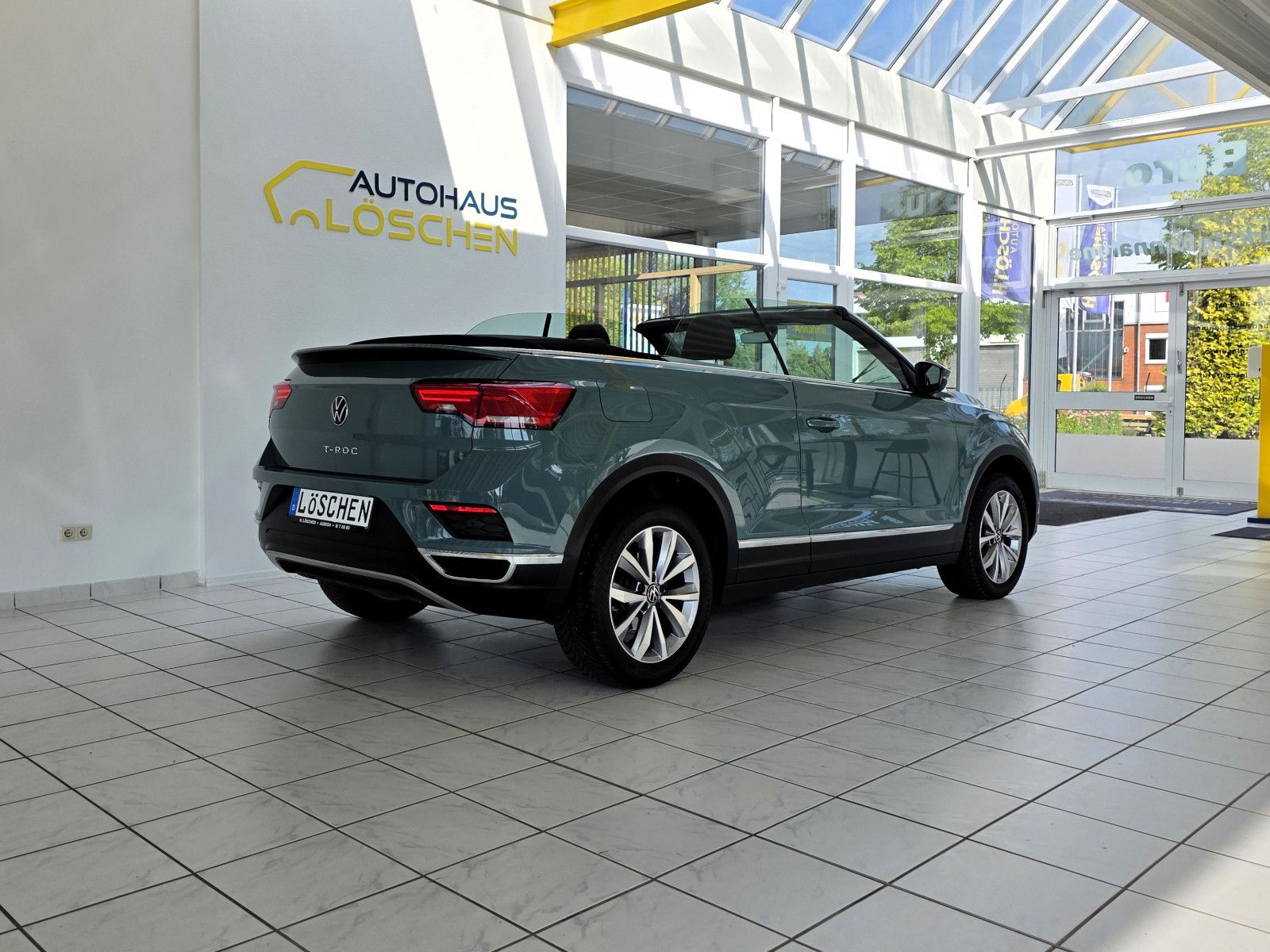 Volkswagen T-Roc Style - Samsaru's Car Outlet