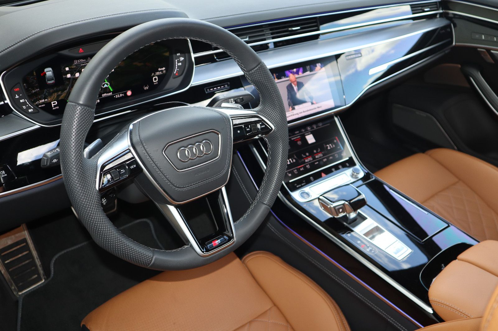 Audi A8L 60 TFSI V8 lang exclusive - Samsaru's Car Outlet