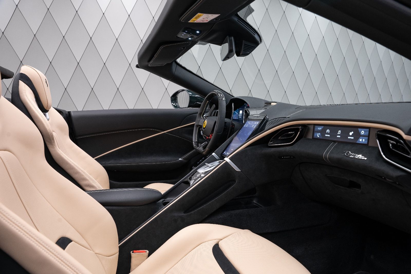 Ferrari Roma Spider - Samsaru's Car Outlet
